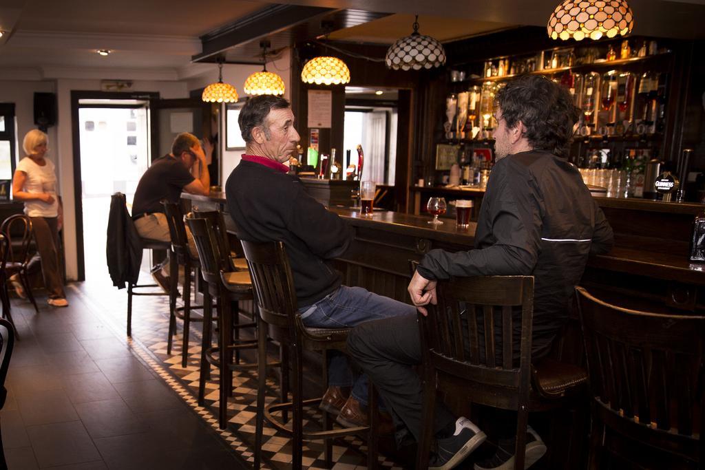 The Midway Bar & Guesthouse Dungloe Exterior foto