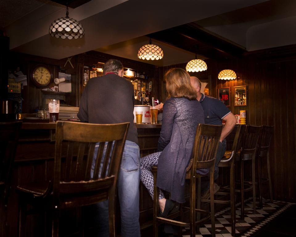 The Midway Bar & Guesthouse Dungloe Exterior foto