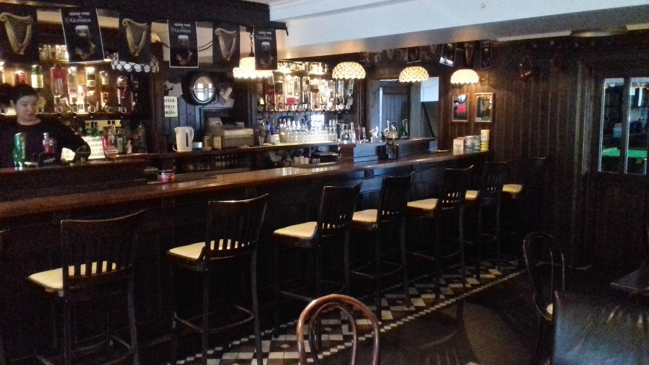 The Midway Bar & Guesthouse Dungloe Exterior foto